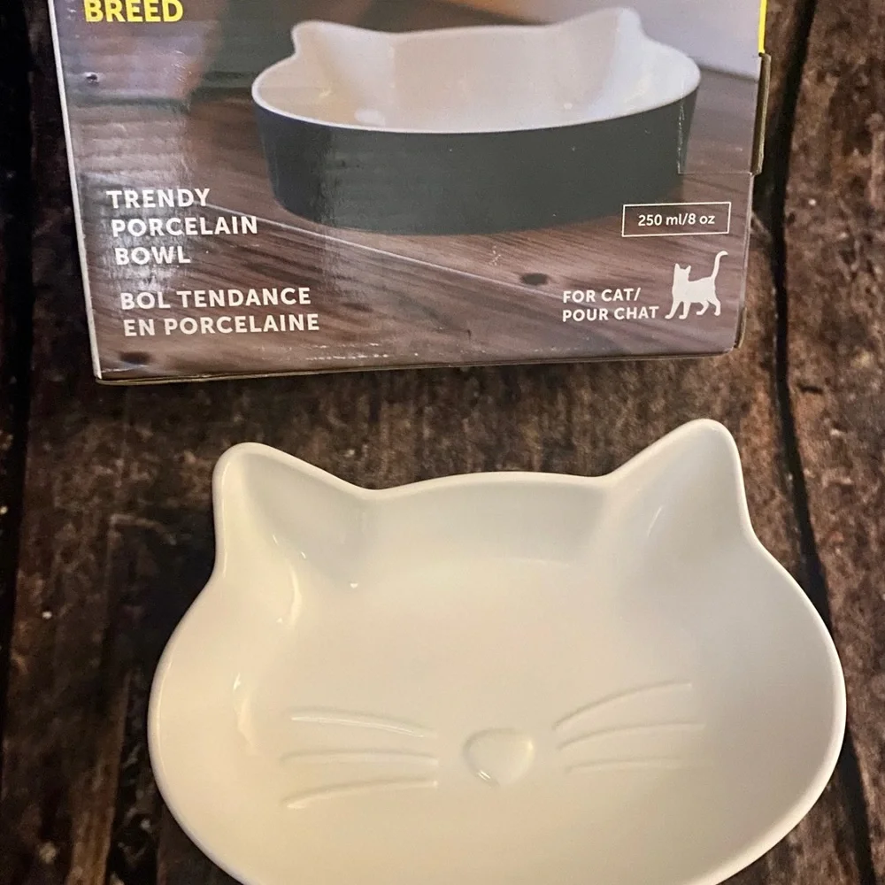 BeOneBreed, Cool Bowl - Cat Face (Antibacterial Properties To Keep Water Fresh)